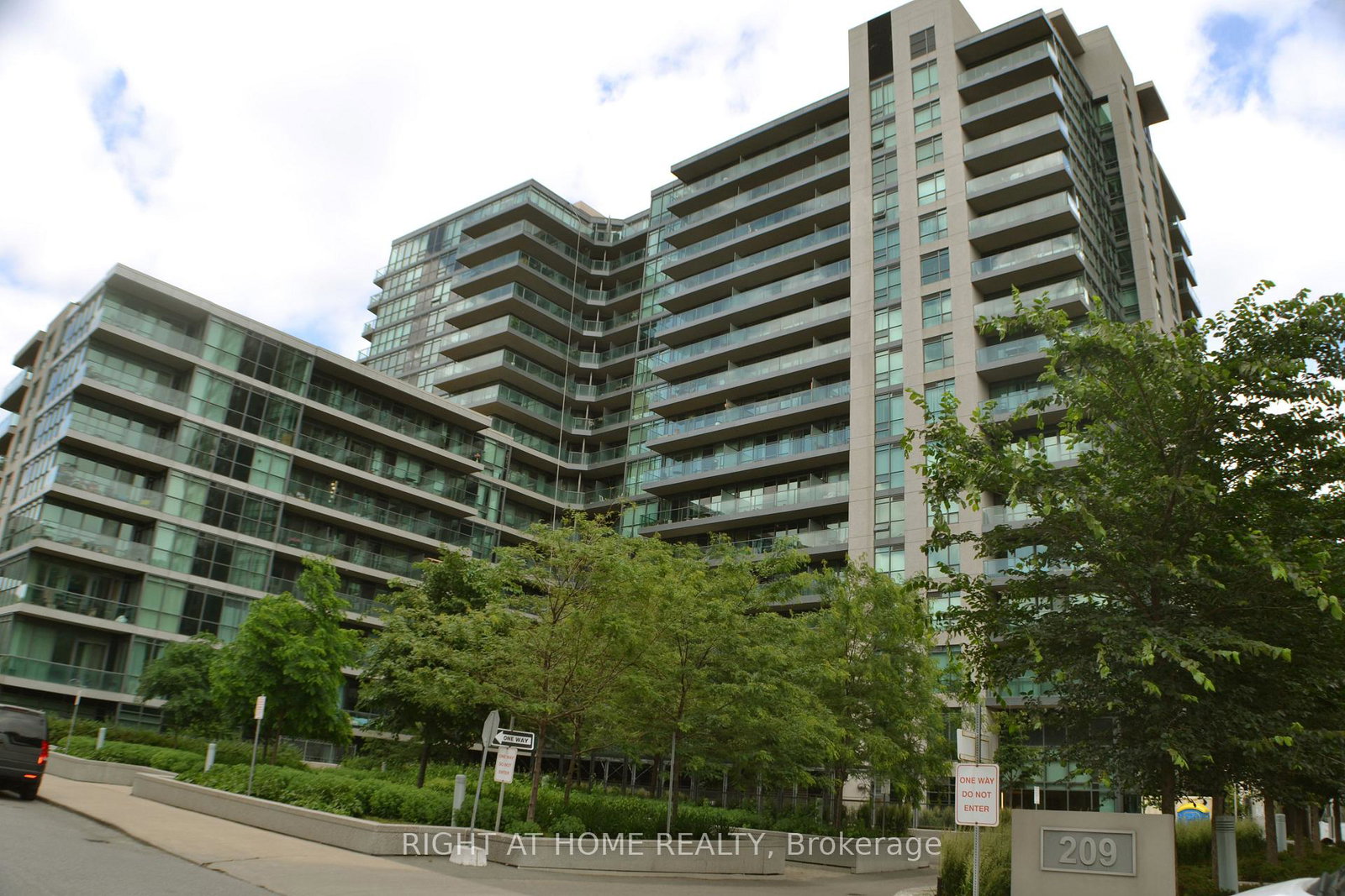 209-fort-york-boulevard-toronto-toronto-ontario-c13831228