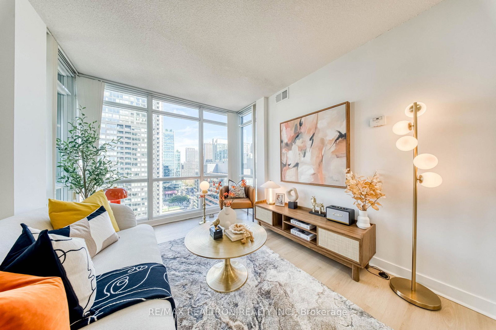 15-fort-york-boulevard-toronto-toronto-ontario-c13832716