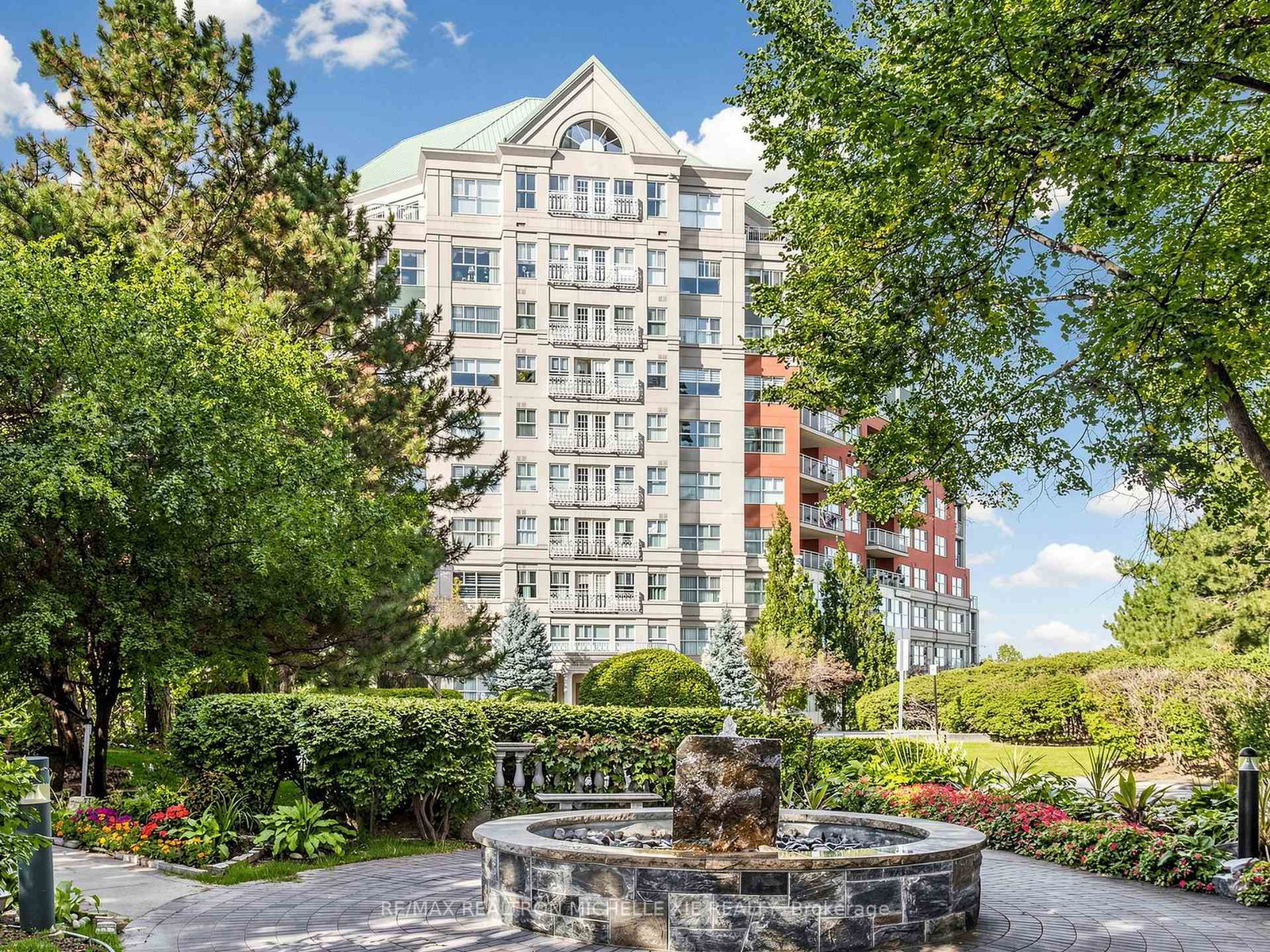 18-concorde-place-toronto-north-york-ontario-c13833088