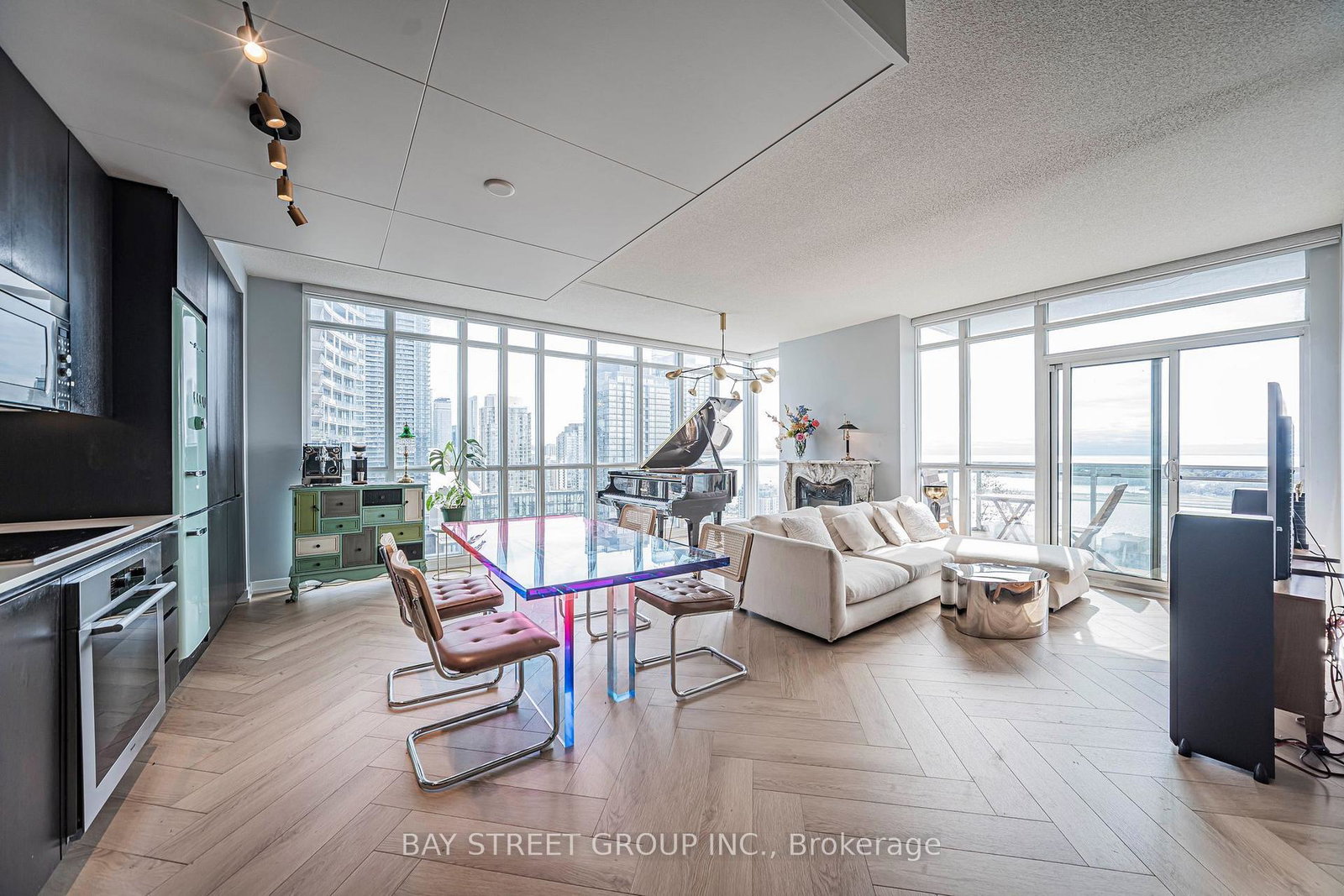 15-iceboat-terrace-toronto-toronto-ontario-c13833334