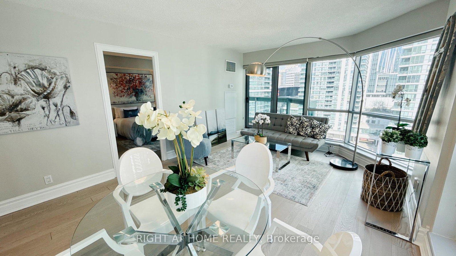 10-queens-quay-w-toronto-toronto-ontario-c13833542
