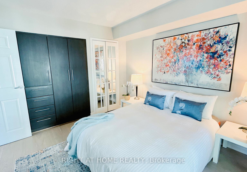 10-queens-quay-w-toronto-toronto-ontario-c13833542