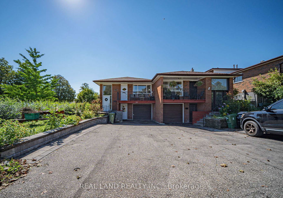 37-pawnee-avenue-toronto-north-york-ontario-c13833700