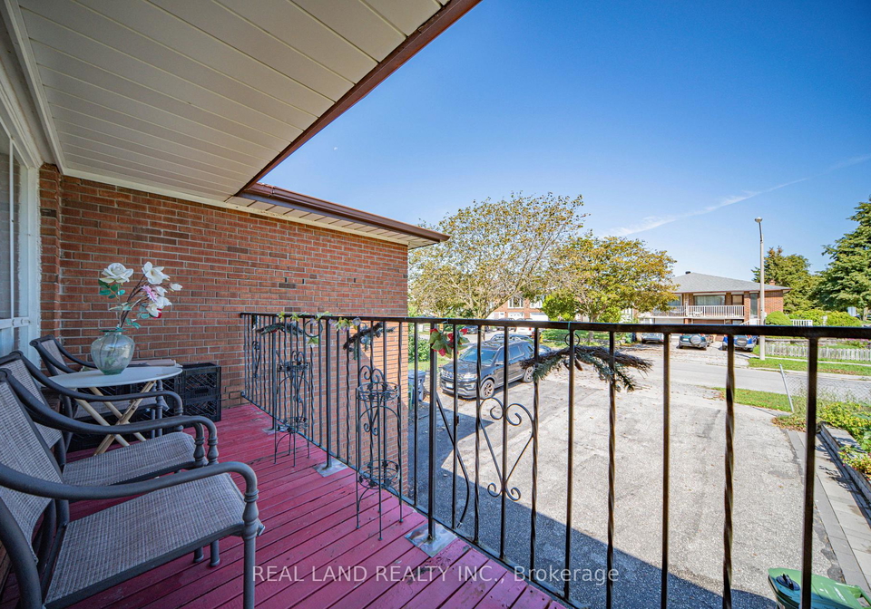 37-pawnee-avenue-toronto-north-york-ontario-c13833700