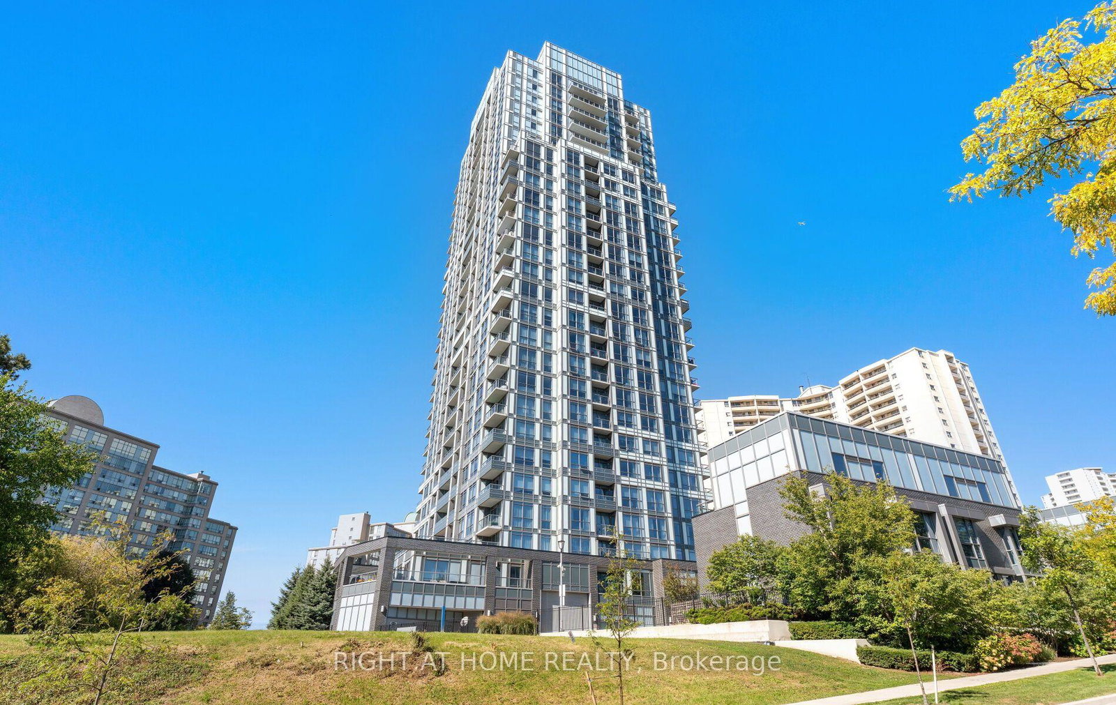 18-graydon-hall-drive-toronto-north-york-ontario-c13835406
