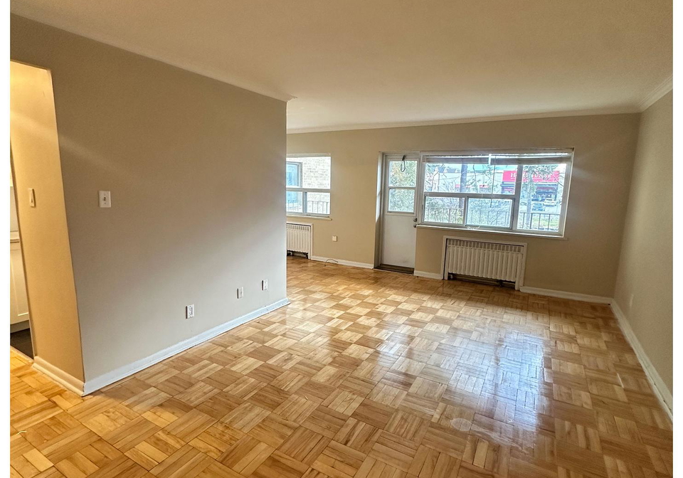 970-eglinton-avenue-e-toronto-east-york-ontario-c13837226