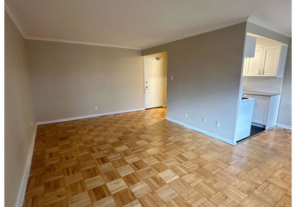 970-eglinton-avenue-e-toronto-east-york-ontario-c13837226
