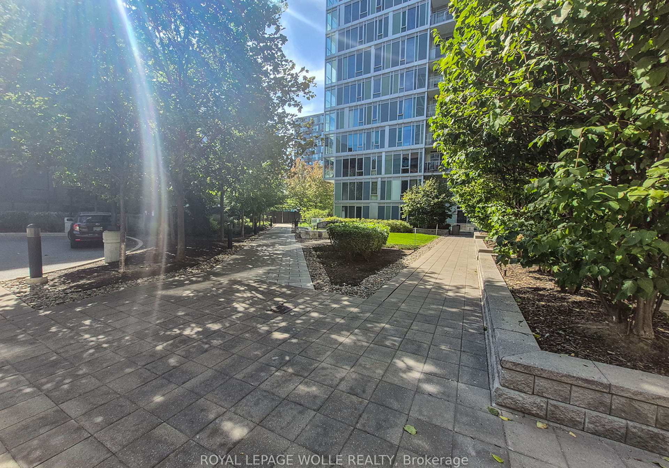 555-wilson-avenue-toronto-toronto-ontario-c13837372