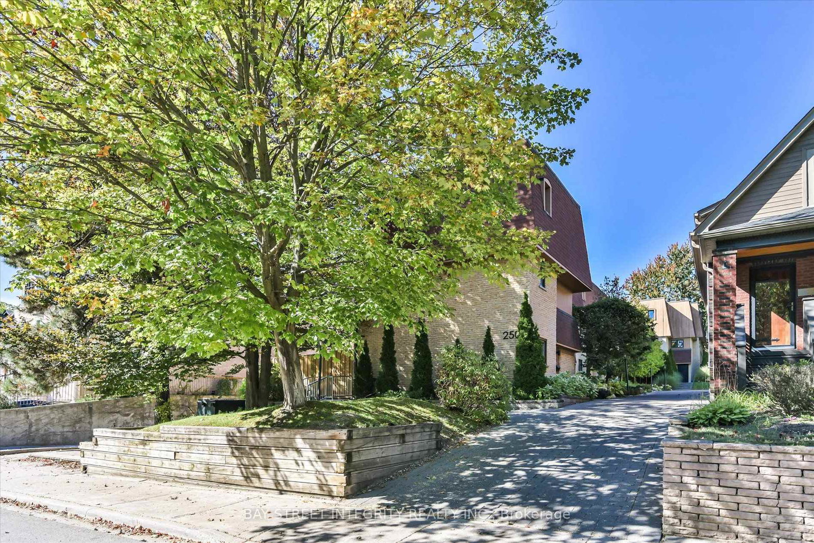 250-erskine-avenue-toronto-toronto-ontario-c13837666
