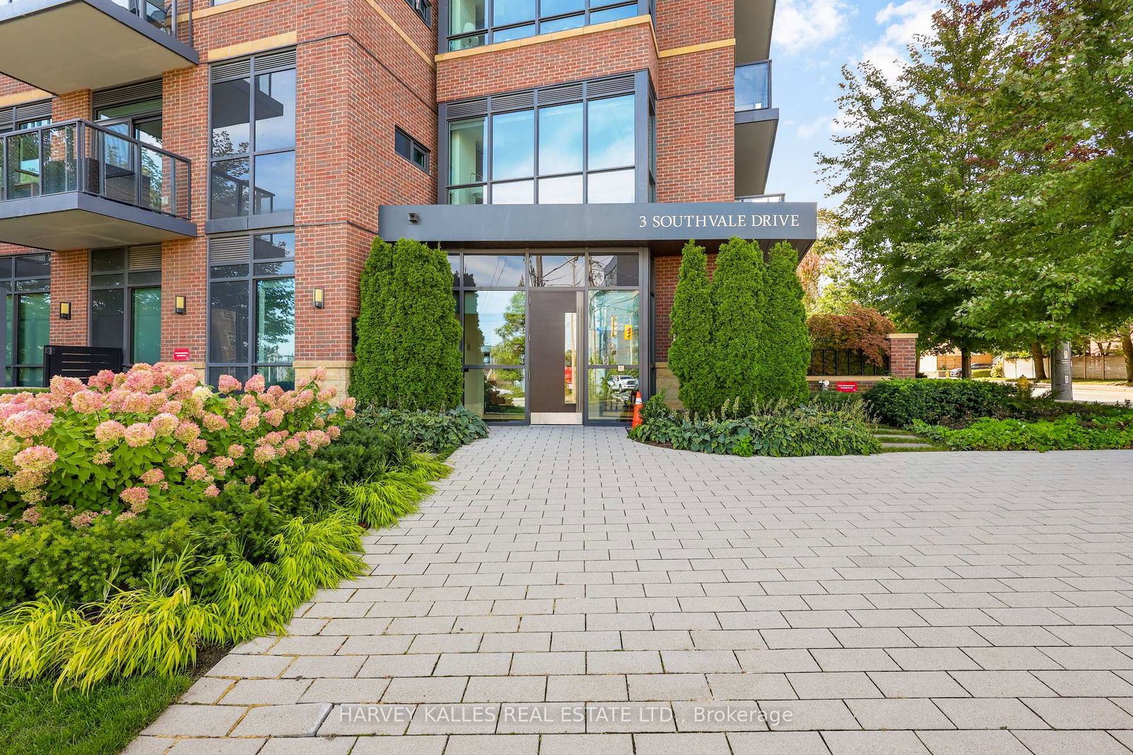 3-southvale-drive-toronto-east-york-ontario-c13838734