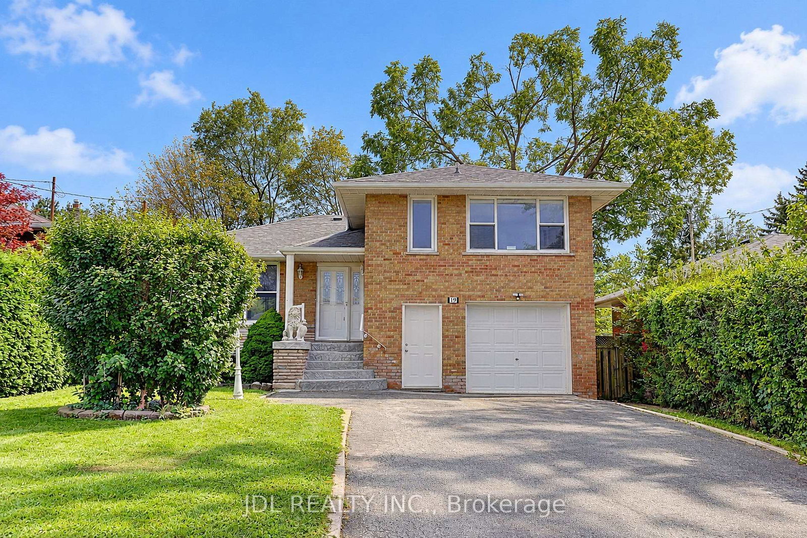 19-sweeney-drive-toronto-north-york-ontario-c13839012