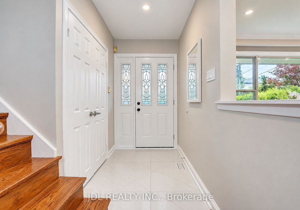 19-sweeney-drive-toronto-north-york-ontario-c13839012