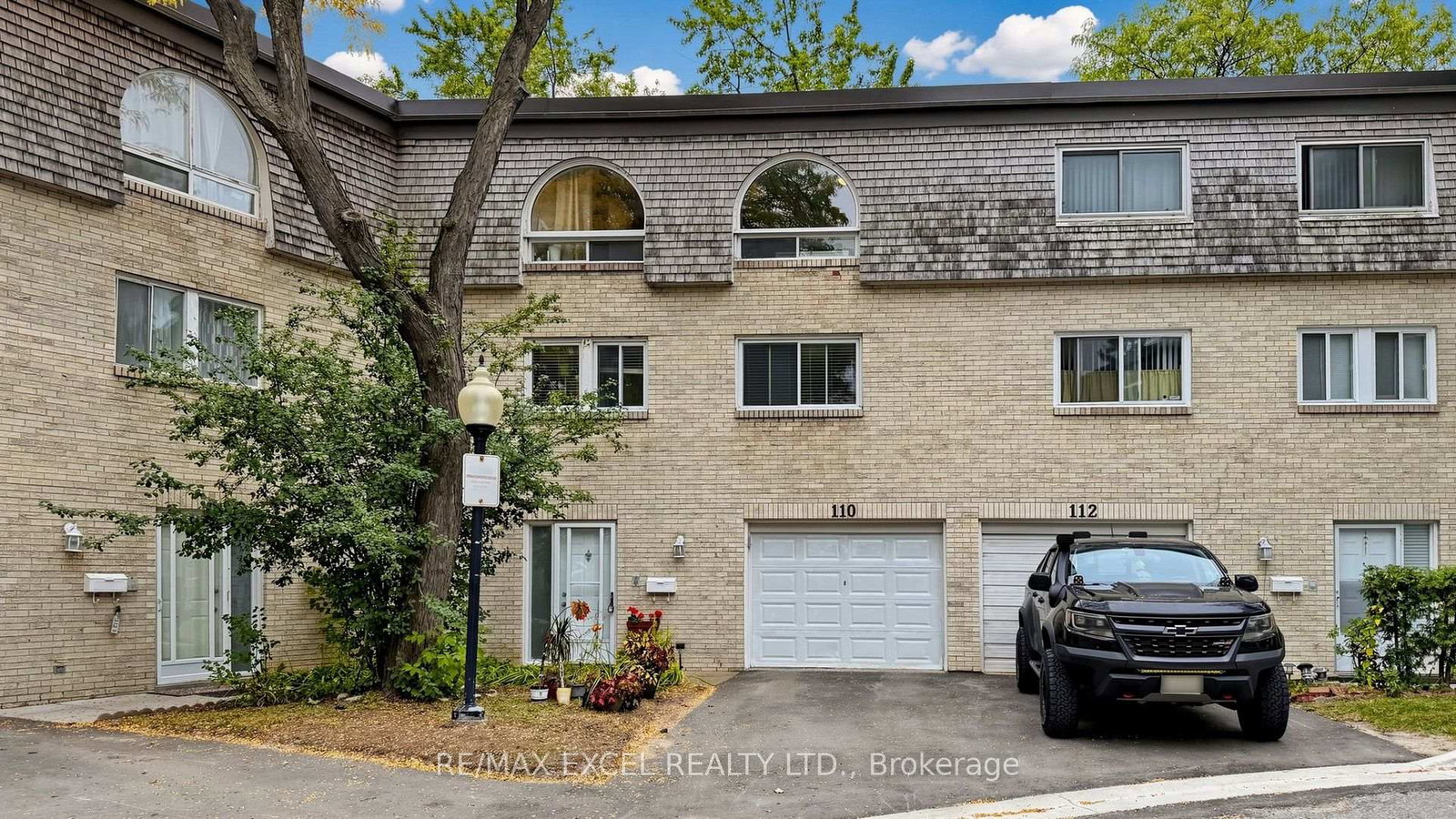110-courville-coach-way-toronto-north-york-ontario-c13839062