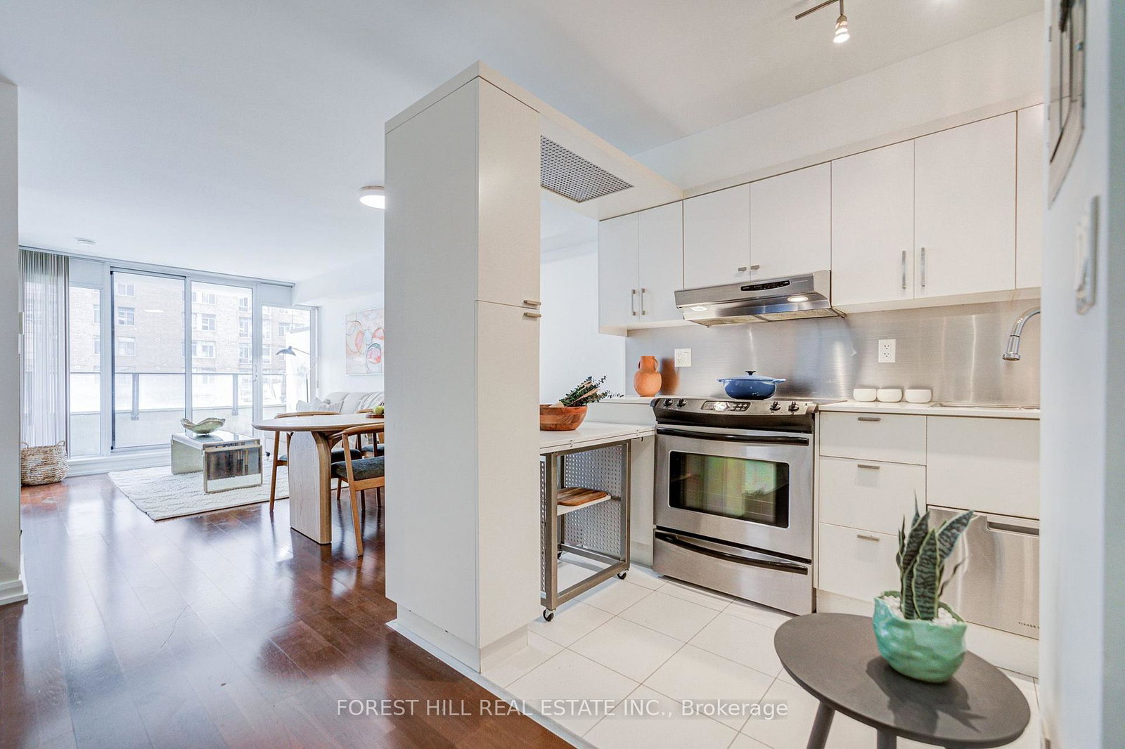 111-elizabeth-street-toronto-toronto-ontario-c13839552