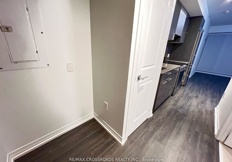200-dundas-street-e-toronto-toronto-ontario-c13839820