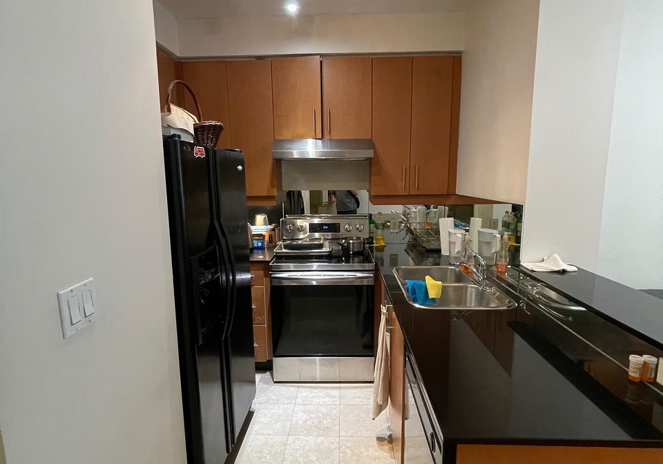 300-bloor-street-e-toronto-toronto-ontario-c13839952