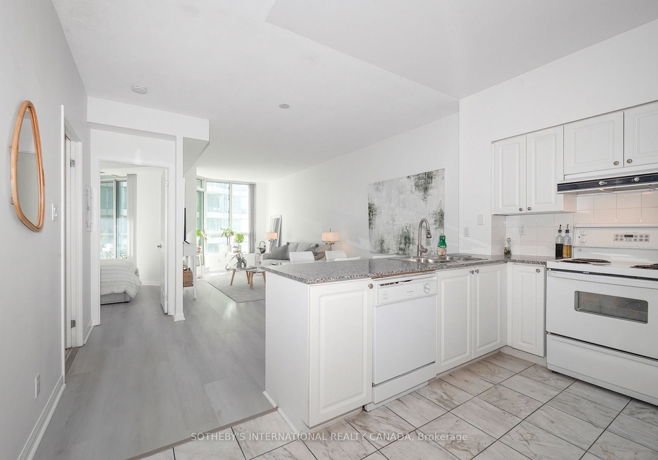 230-queens-quay-w-toronto-toronto-ontario-c13840002