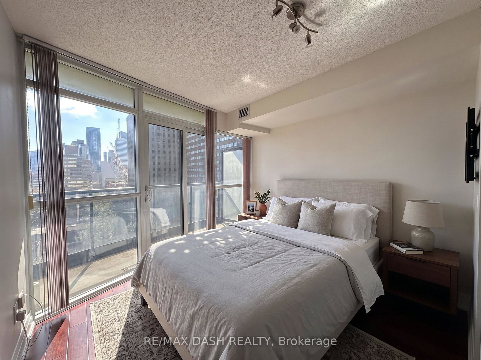 21-carlton-street-toronto-toronto-ontario-c13840284