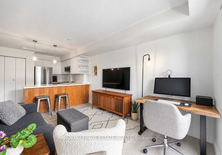 140-bathurst-avenue-toronto-toronto-ontario-c13840882