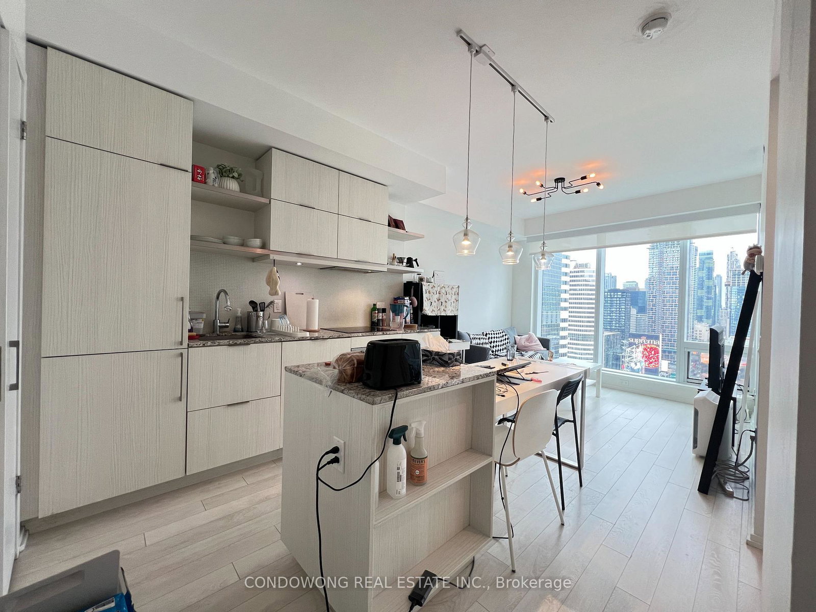 197-yonge-street-toronto-toronto-ontario-c13841528