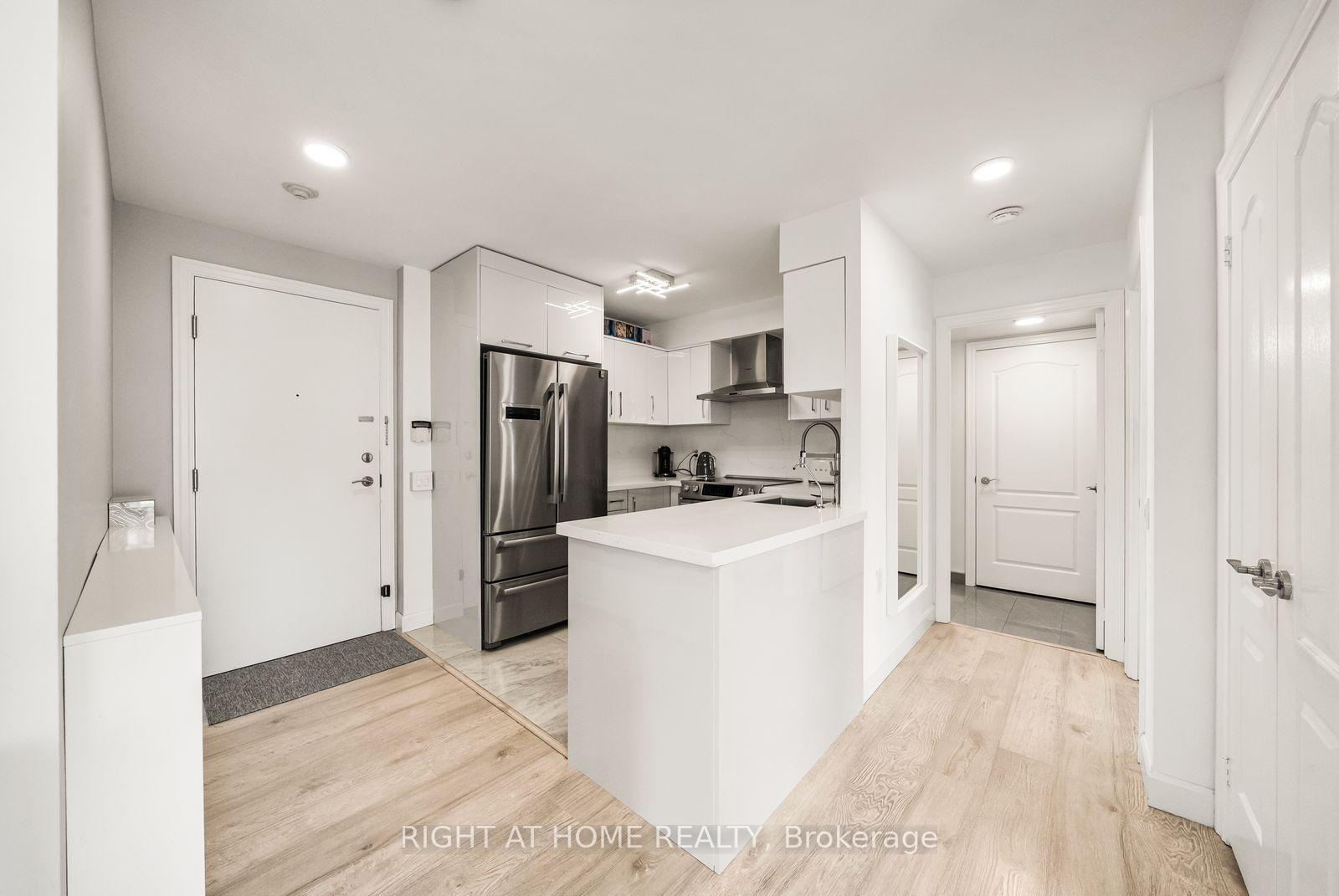 21-hillcrest-avenue-toronto-north-york-ontario-c13842390