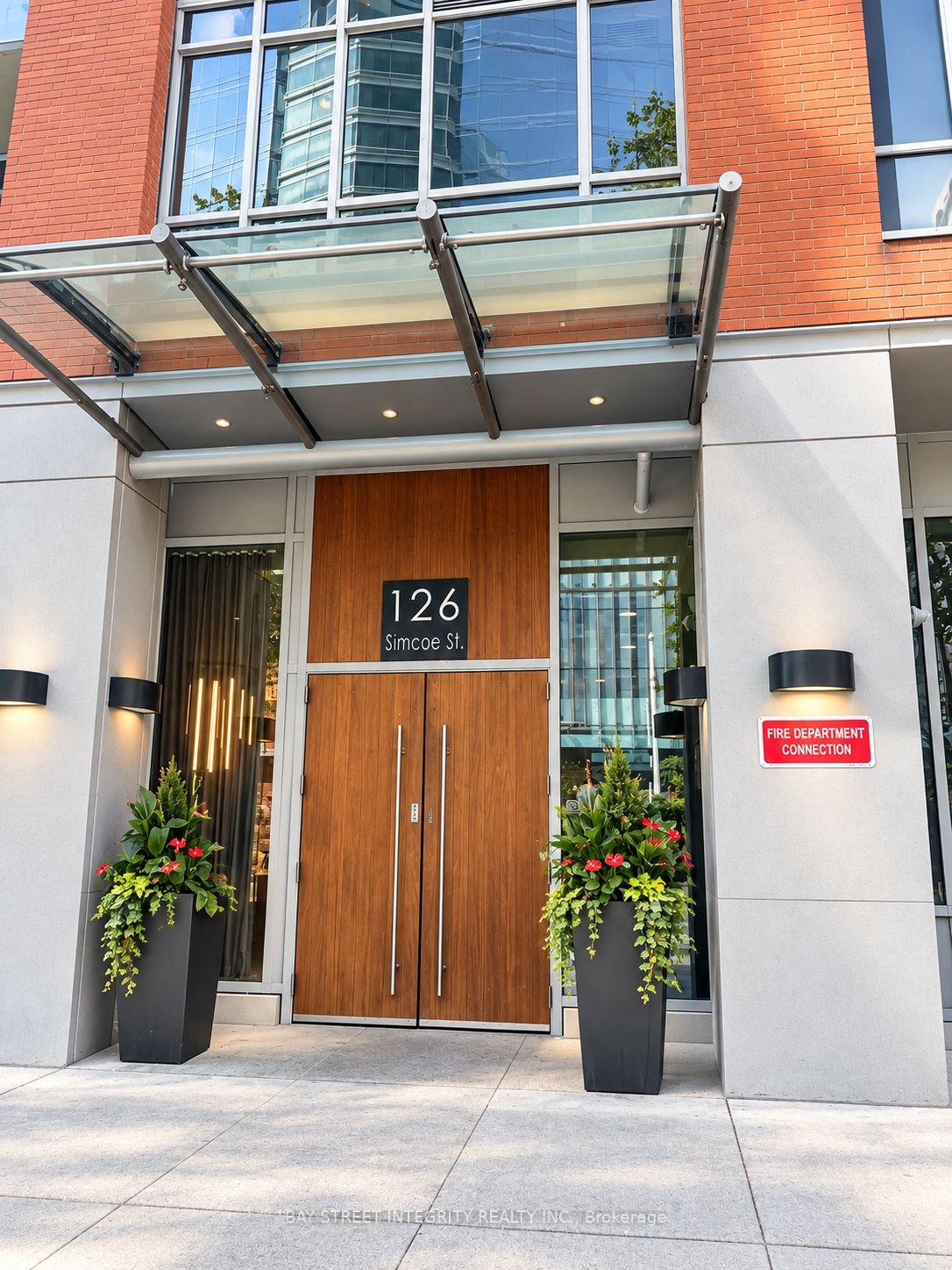 126-simcoe-street-toronto-toronto-ontario-c13842840