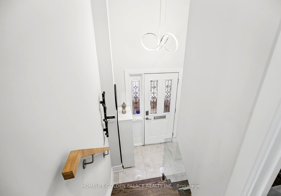 8-red-maple-court-toronto-north-york-ontario-c13843020