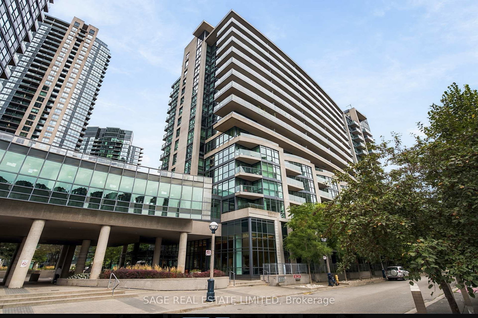 209-fort-york-boulevard-toronto-toronto-ontario-c13843224