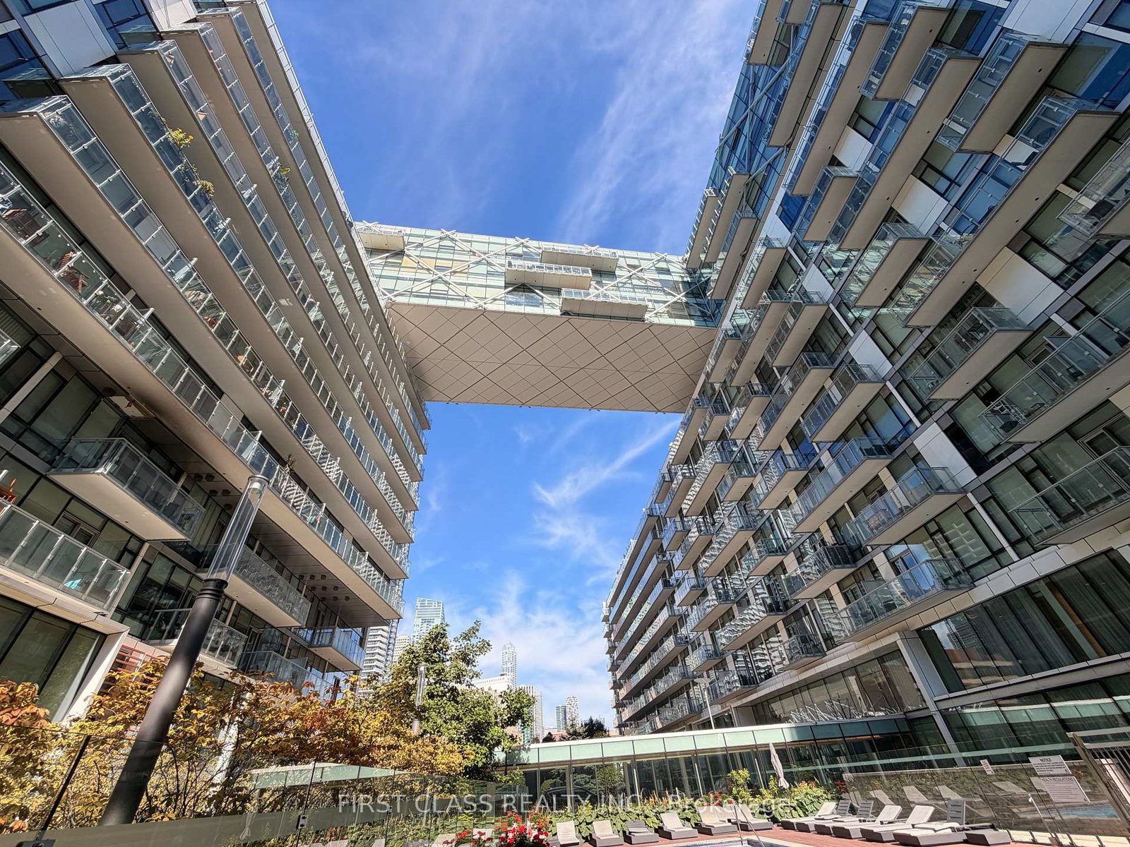 39-queens-quay-e-toronto-toronto-ontario-c13843898