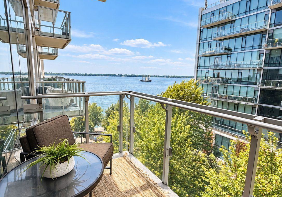 39-queens-quay-e-toronto-toronto-ontario-c13843898
