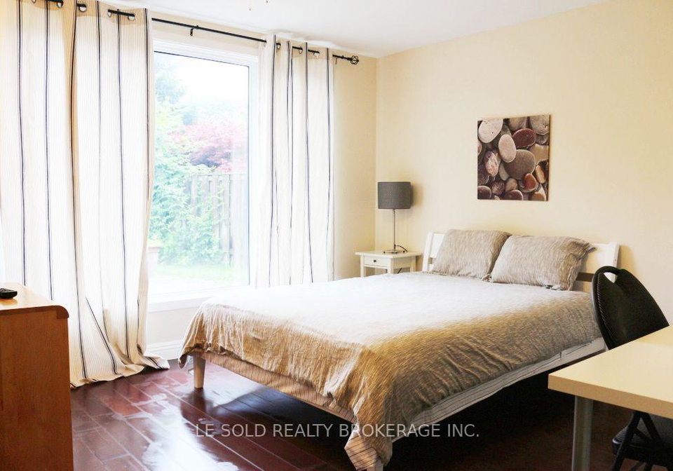 21-revcoe-drive-toronto-north-york-ontario-c13844236