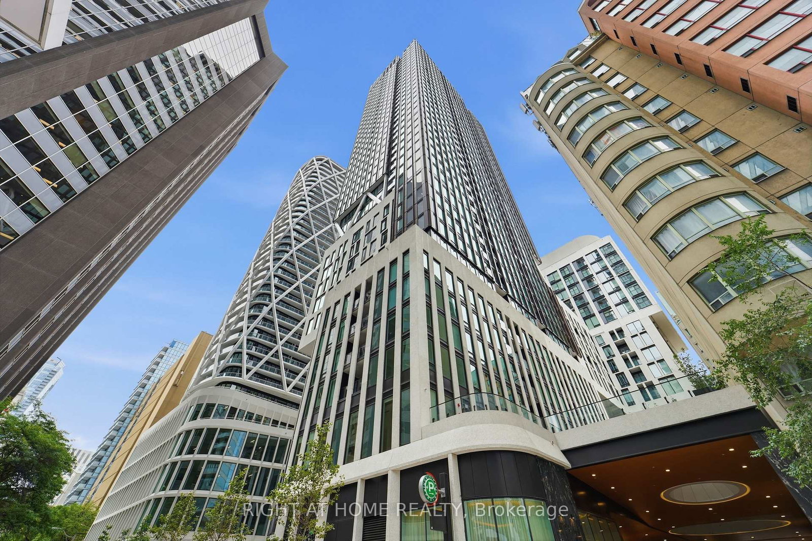 238-simcoe-street-toronto-toronto-ontario-c13844768