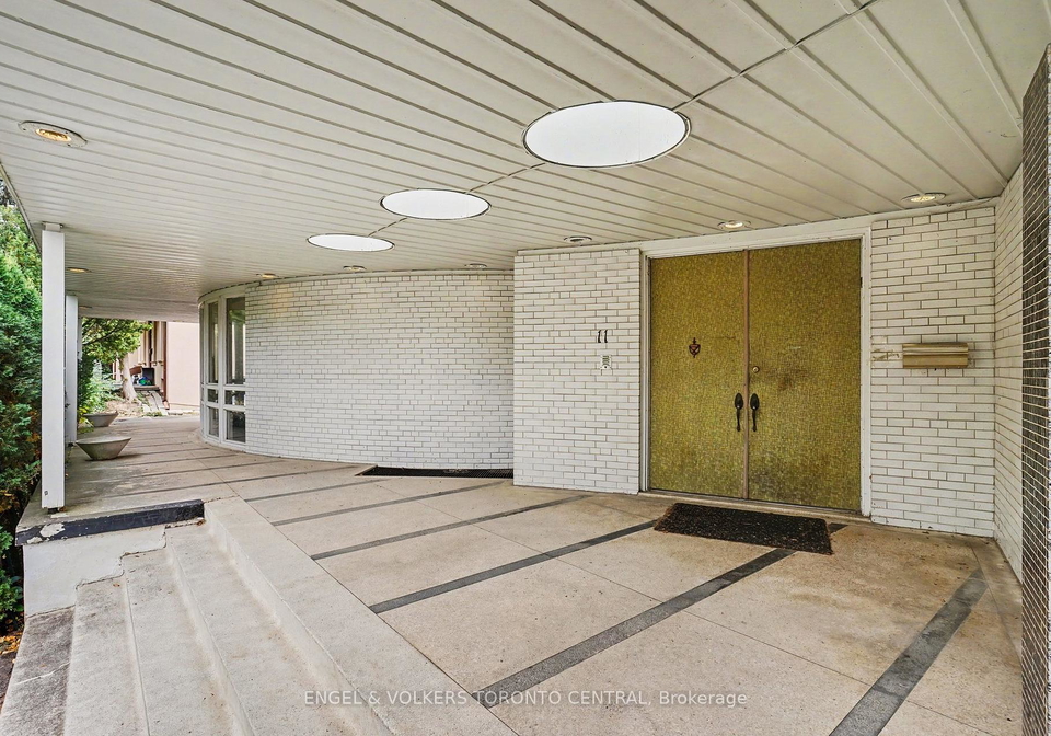 11-suncrest-drive-toronto-north-york-ontario-c13845982