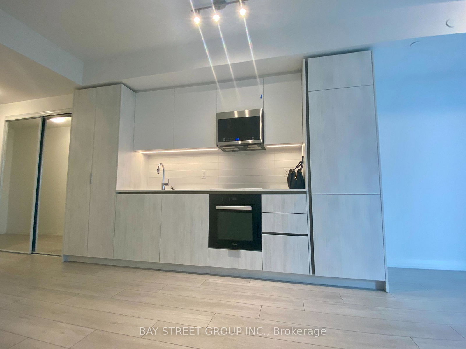 400-king-street-w-toronto-toronto-ontario-c13846286