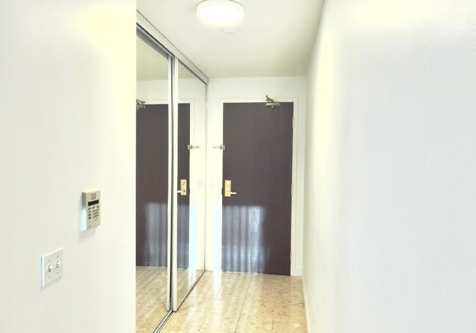 18-parkview-avenue-e-toronto-north-york-ontario-c13846406