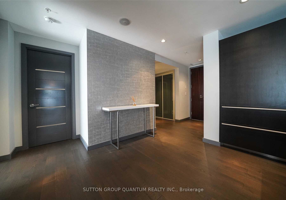 180-university-avenue-toronto-toronto-ontario-c13847346