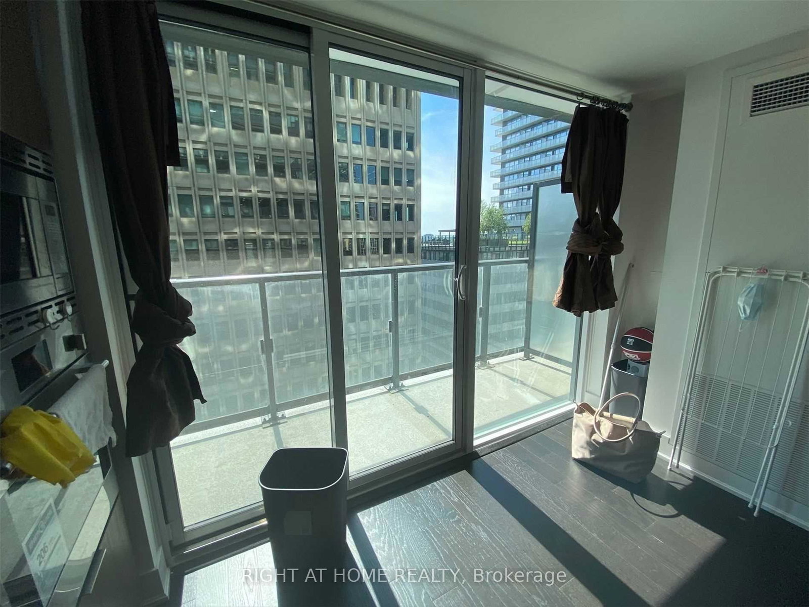 955-bay-street-toronto-toronto-ontario-c13848406