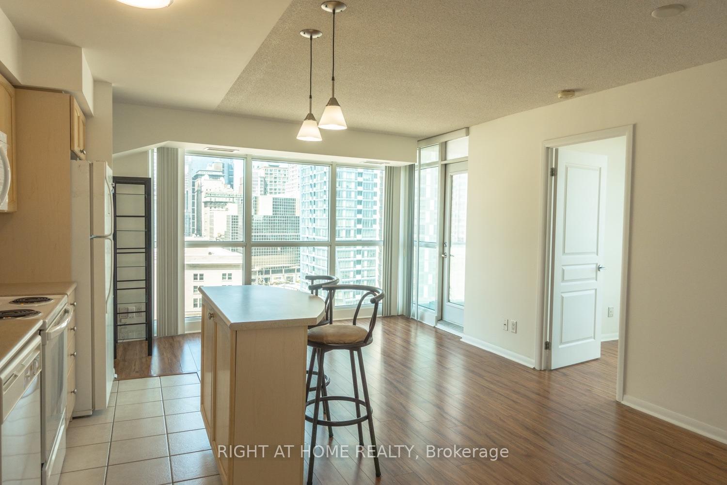 18-yonge-street-toronto-toronto-ontario-c13849664