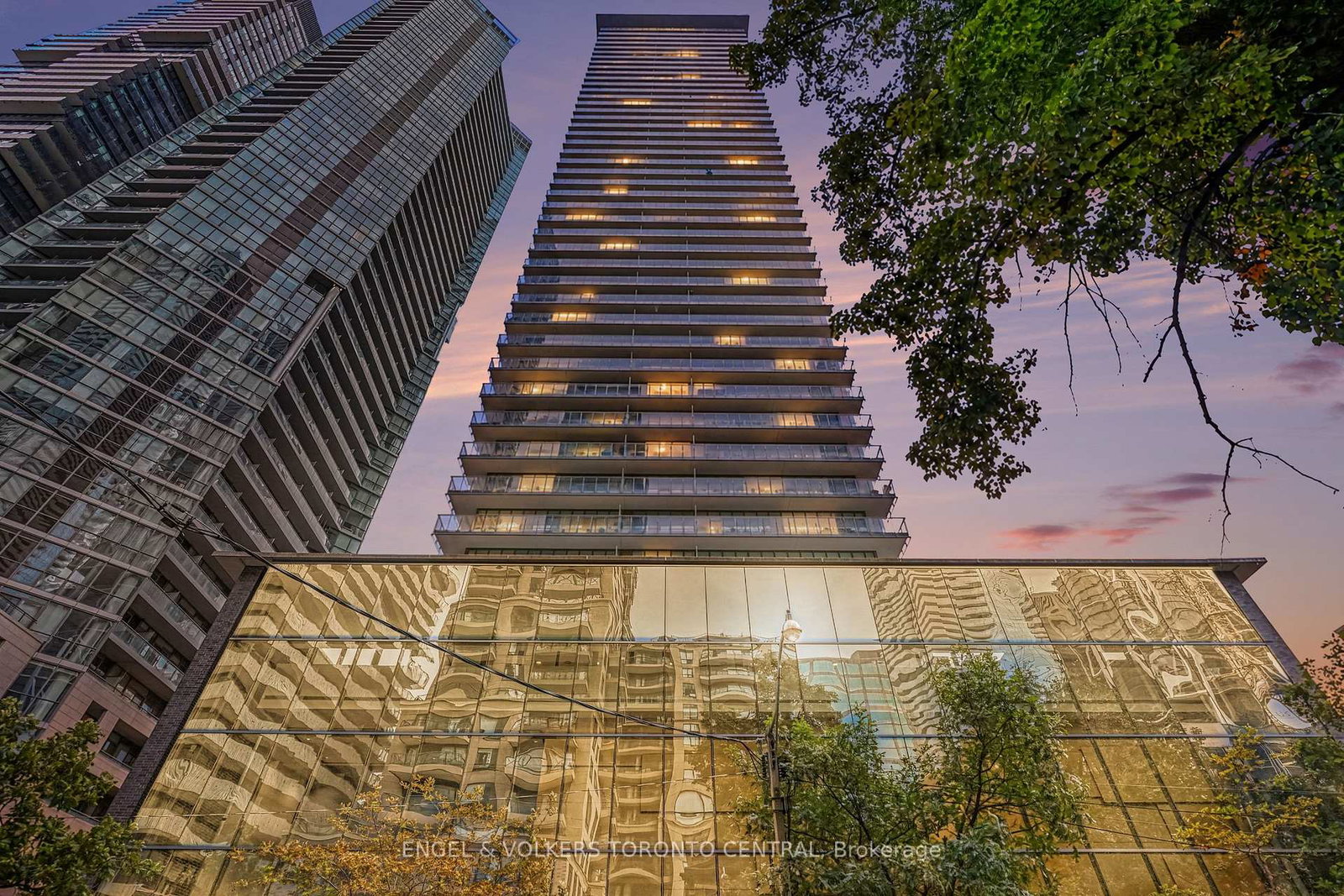 33-charles-street-e-toronto-toronto-ontario-c13849814