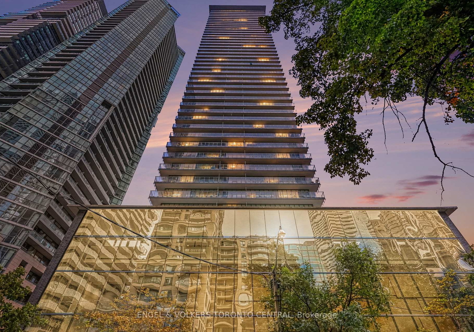 33-charles-street-e-toronto-toronto-ontario-c13849814