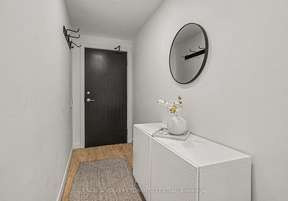 33-charles-street-e-toronto-toronto-ontario-c13849814