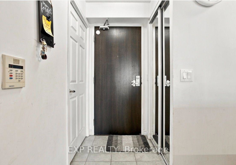 19-grand-trunk-crescent-toronto-toronto-ontario-c13850714