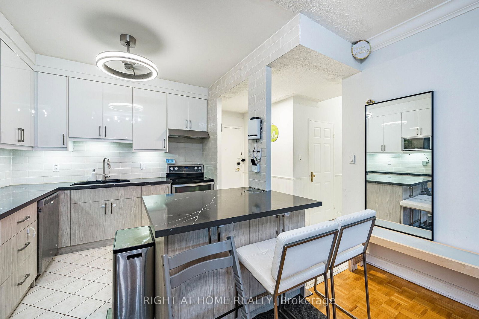 10-fashion-roseway-toronto-north-york-ontario-c13852916