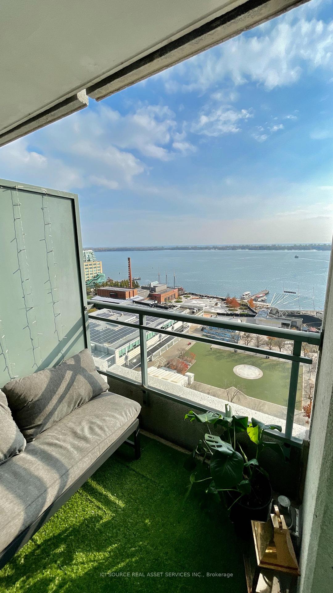 230-queens-quay-w-toronto-toronto-ontario-c13853076