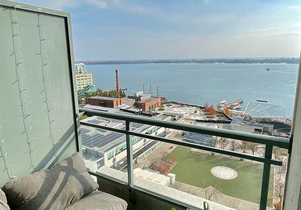 230-queens-quay-w-toronto-toronto-ontario-c13853076
