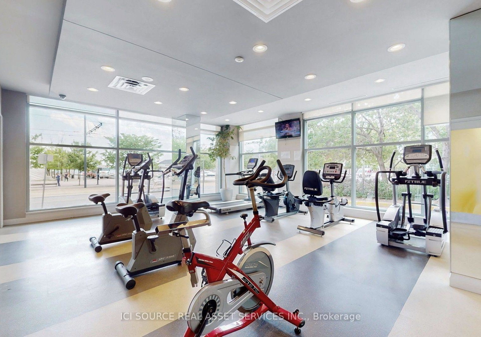 230-queens-quay-w-toronto-toronto-ontario-c13853076