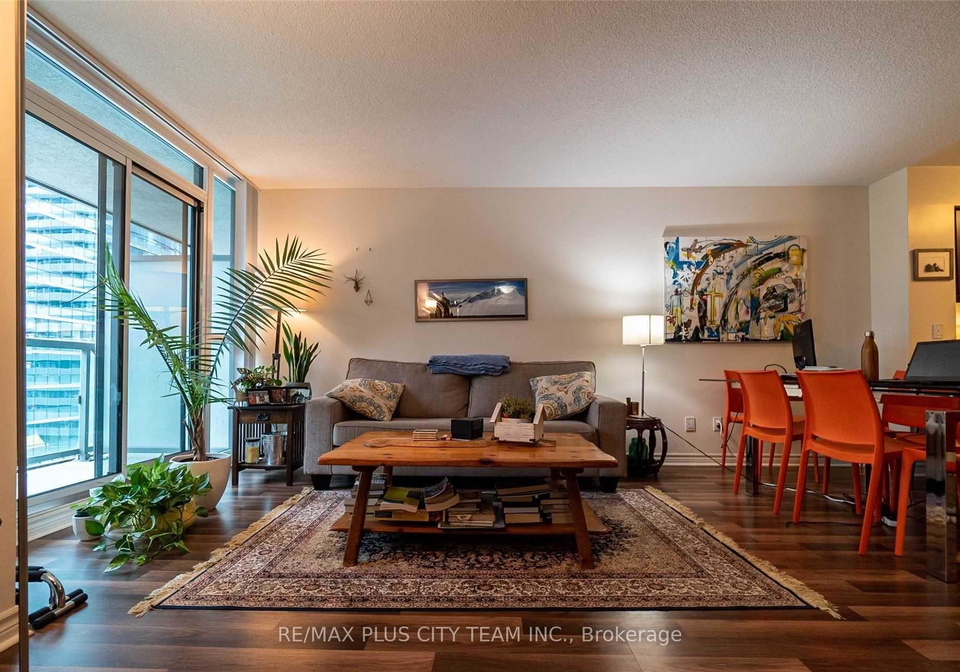 19-grand-trunk-crescent-toronto-toronto-ontario-c13853226
