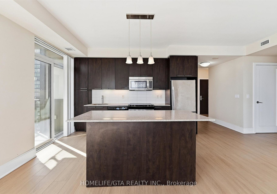 70-roehampton-avenue-toronto-toronto-ontario-c13853322