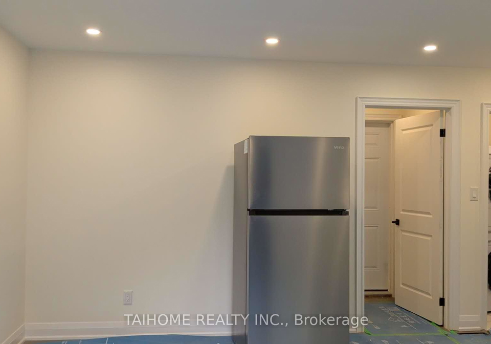 15-merredin-place-toronto-north-york-ontario-c13854312