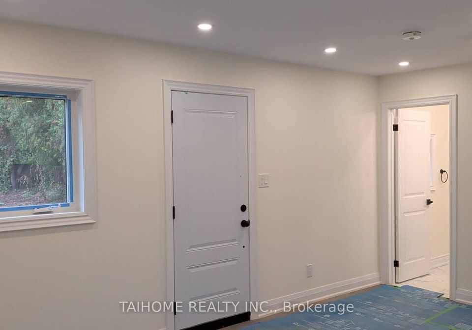 15-merredin-place-toronto-north-york-ontario-c13854312